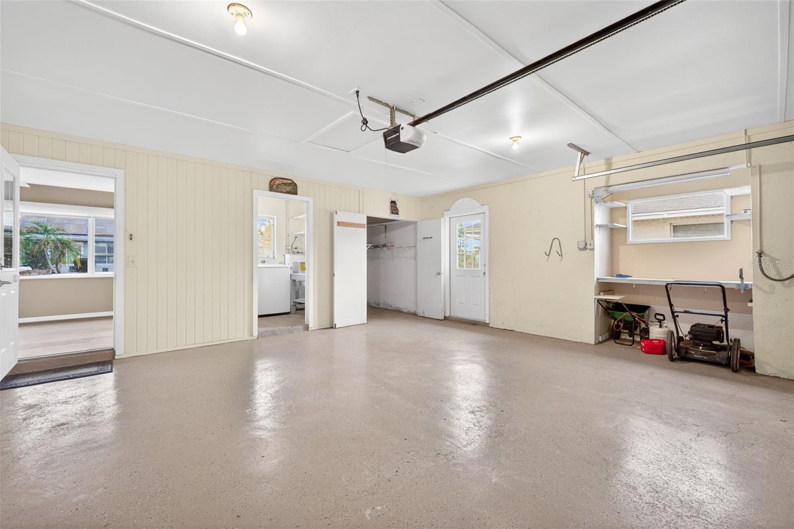 1529 ALLEGHENY DR, SUN CITY CENTER, FL, 33573