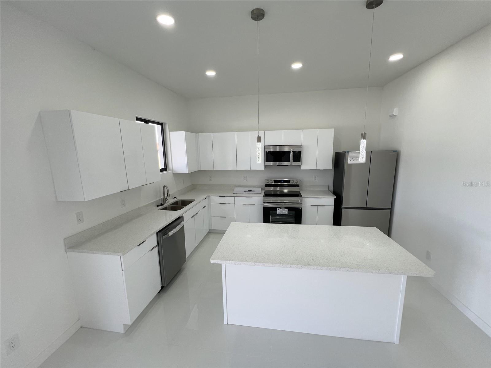 2102 NW 25TH PL, CAPE CORAL, FL, 33993