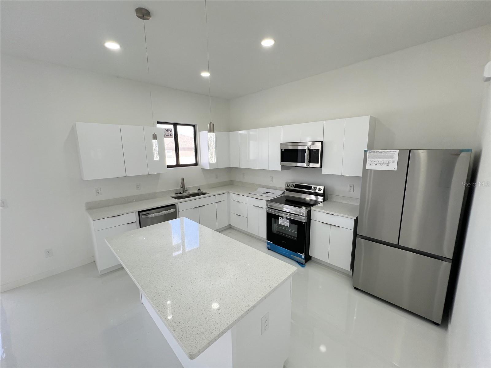 2102 NW 25TH PL, CAPE CORAL, FL, 33993