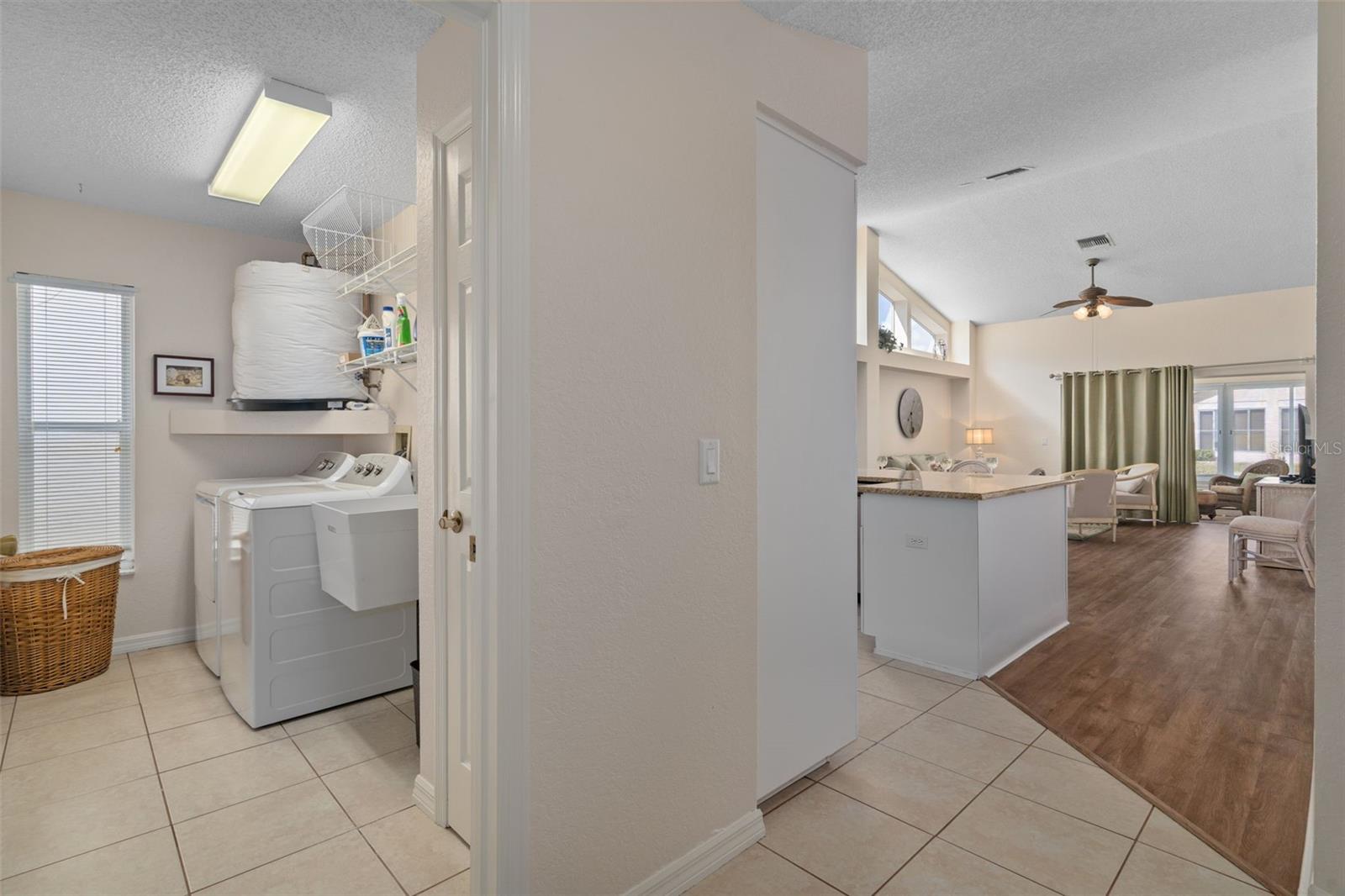 9411 BURNAM DR, WEEKI WACHEE, FL, 34613