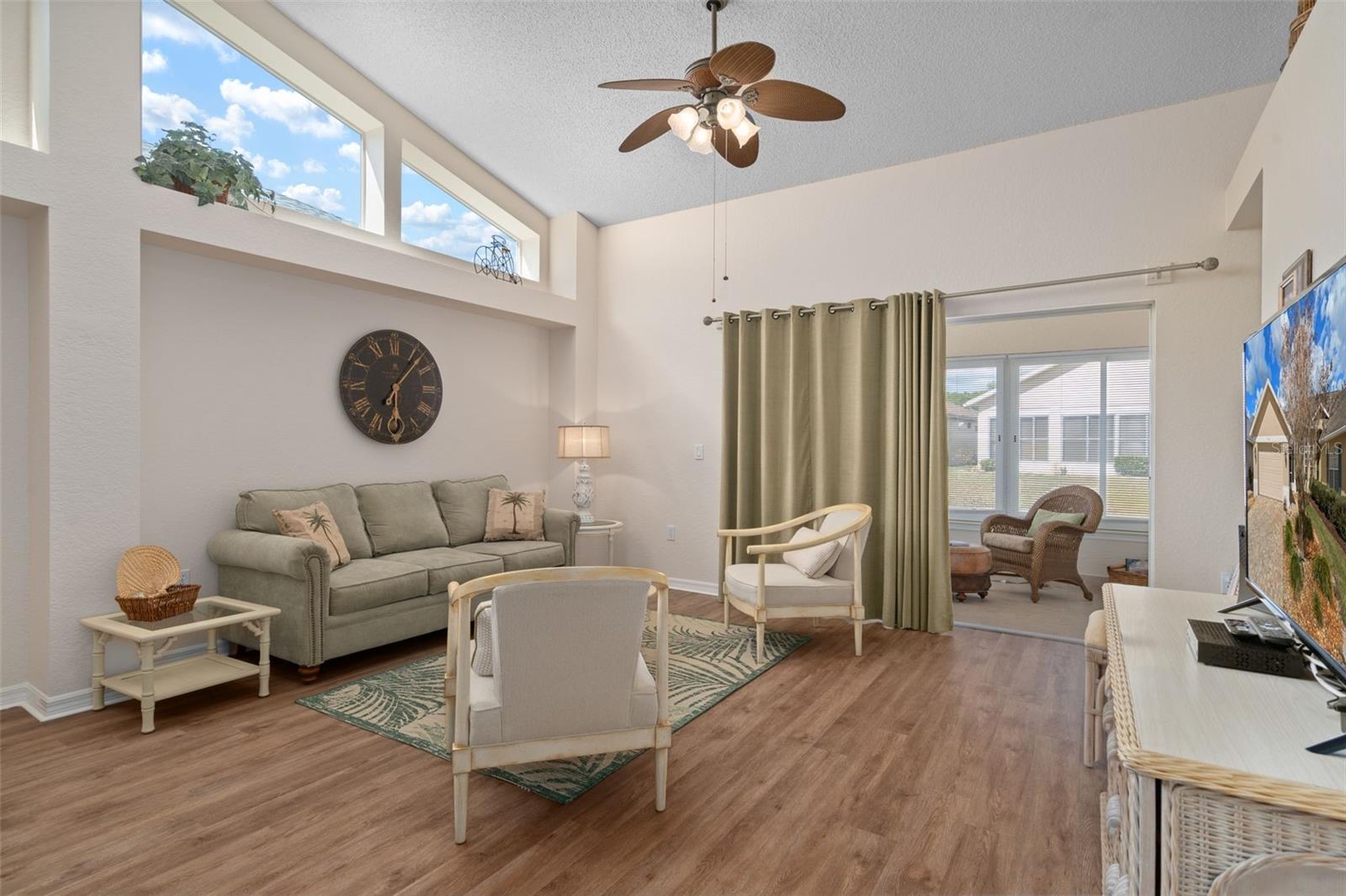 9411 BURNAM DR, WEEKI WACHEE, FL, 34613