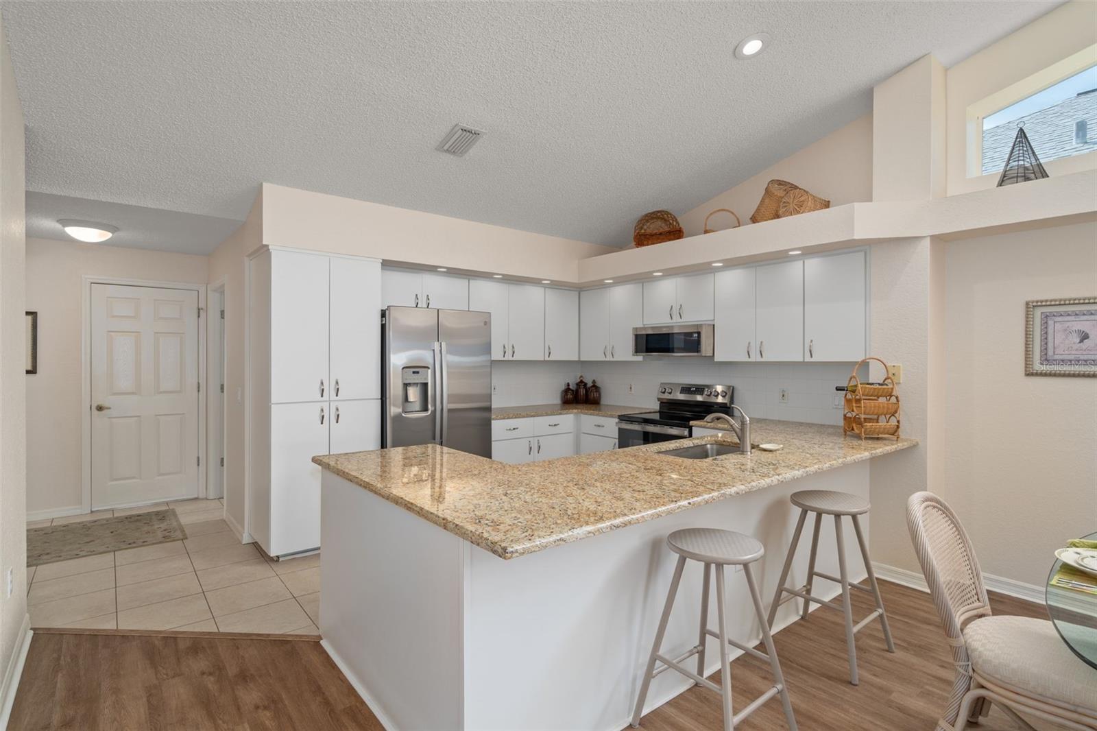 9411 BURNAM DR, WEEKI WACHEE, FL, 34613