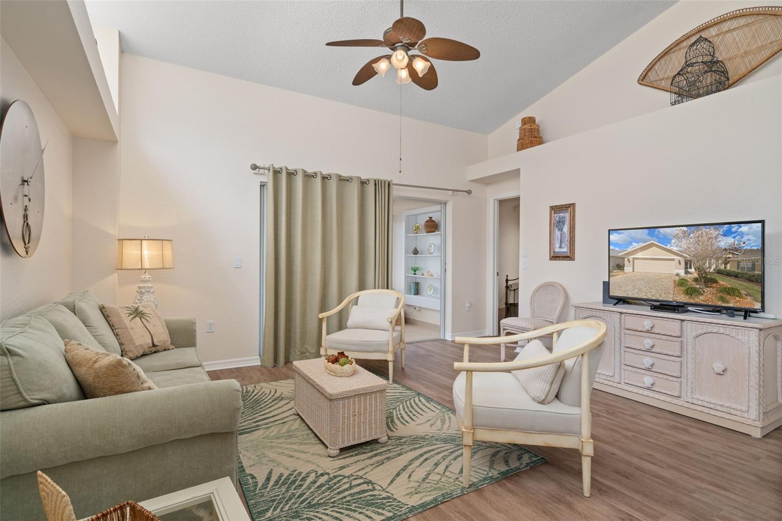 9411 BURNAM DR, WEEKI WACHEE, FL, 34613