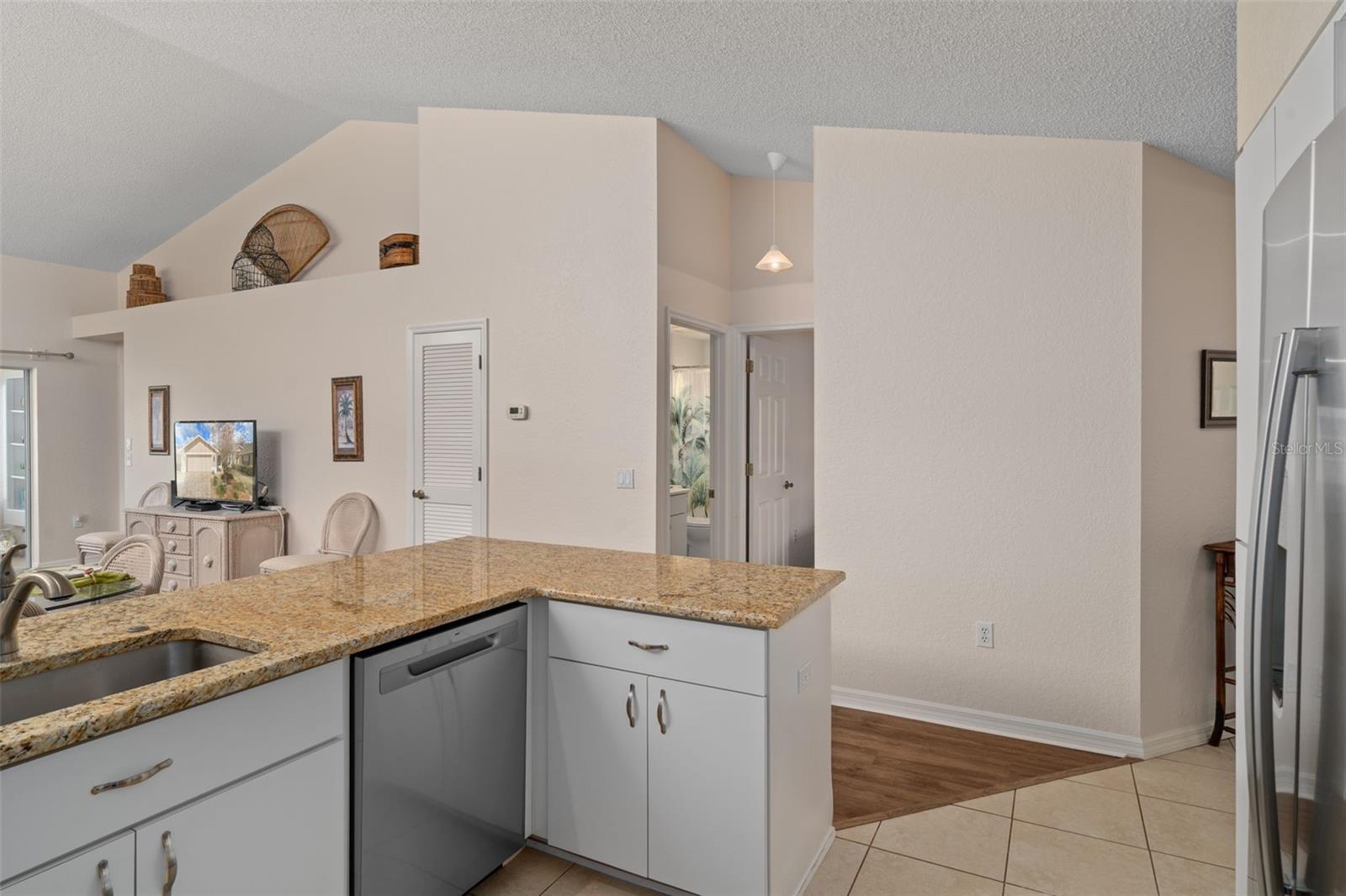 9411 BURNAM DR, WEEKI WACHEE, FL, 34613