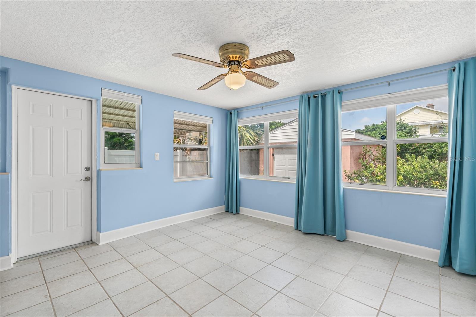 517 REVILO BLVD, DAYTONA BEACH, FL, 32118