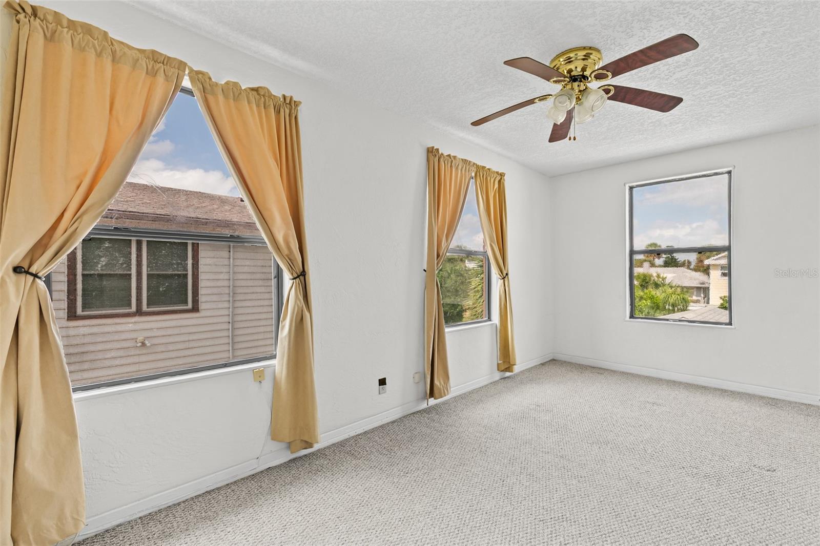 517 REVILO BLVD, DAYTONA BEACH, FL, 32118