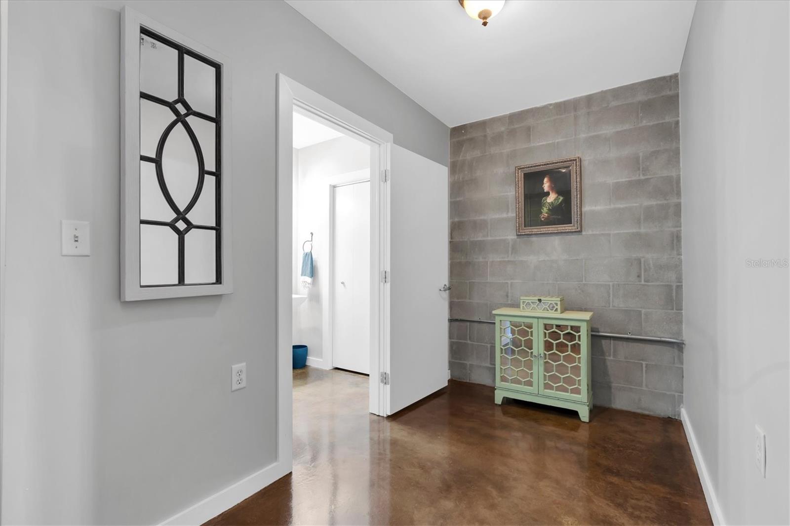 2001 E 2ND AVE #5, TAMPA, FL, 33605