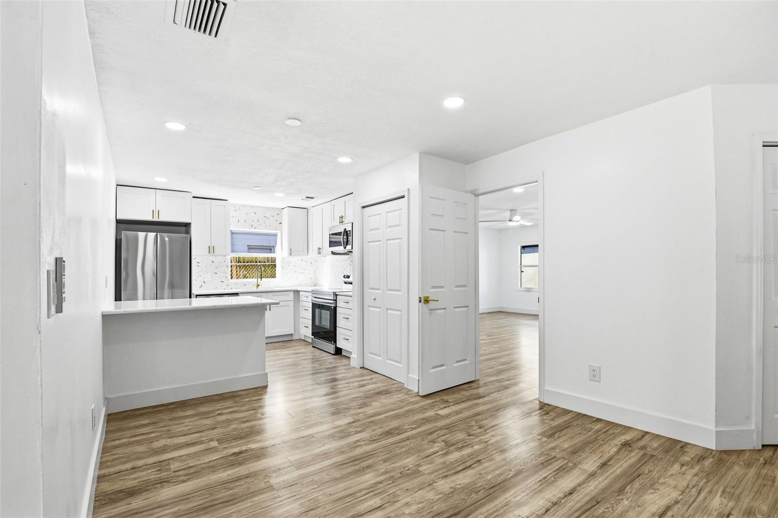 10217 N PAWNEE AVE, TAMPA, FL, 33617