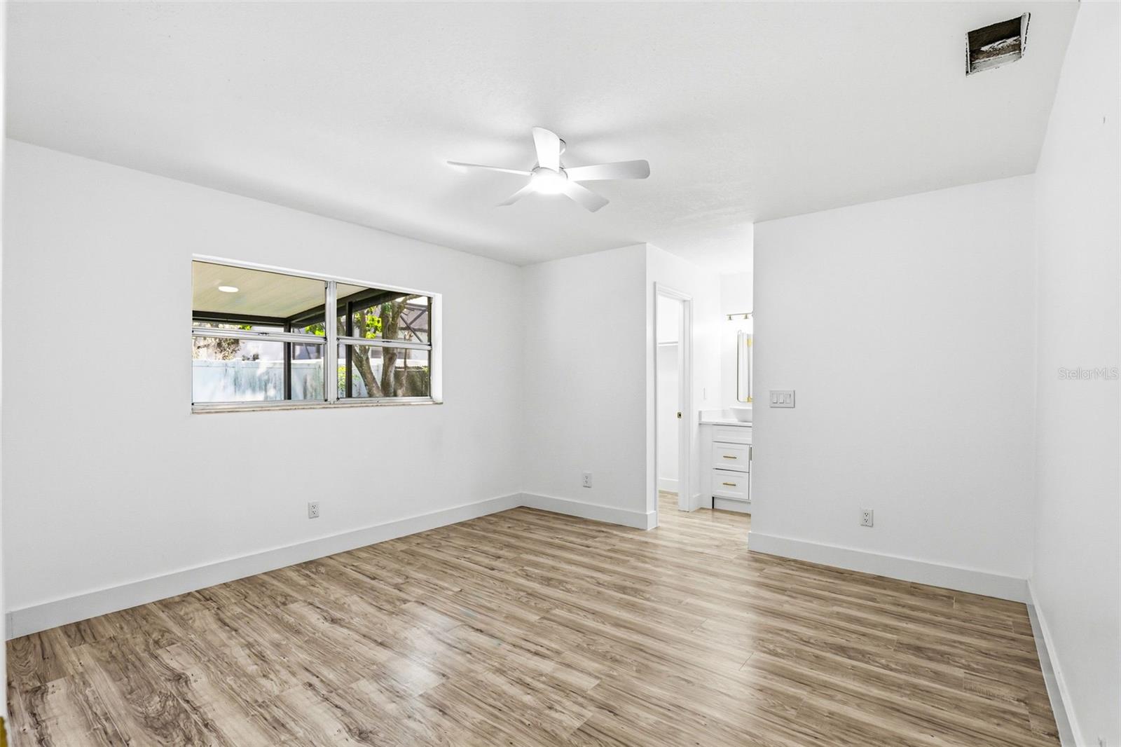 10217 N PAWNEE AVE, TAMPA, FL, 33617