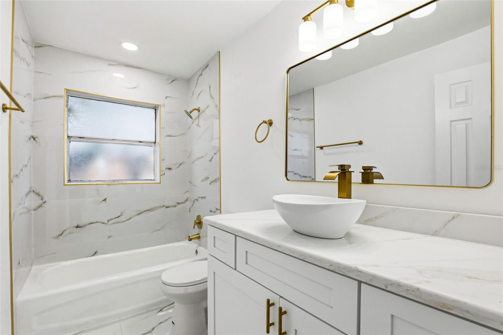 10217 N PAWNEE AVE, TAMPA, FL, 33617