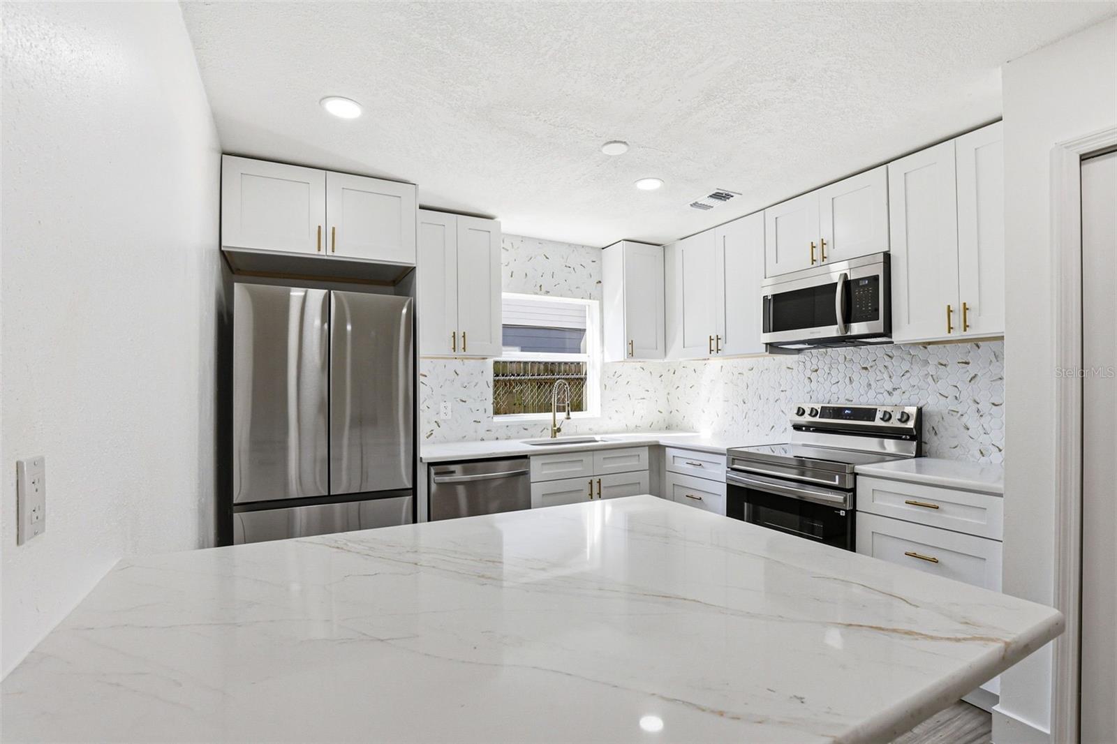 10217 N PAWNEE AVE, TAMPA, FL, 33617