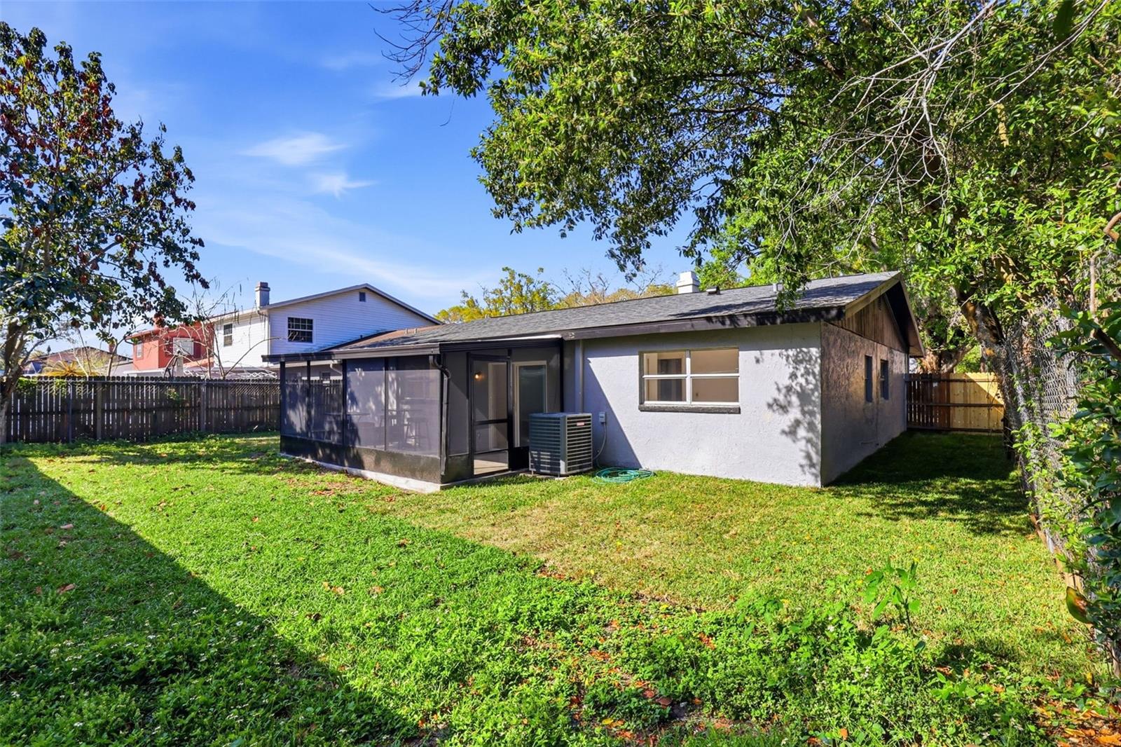 10217 N PAWNEE AVE, TAMPA, FL, 33617