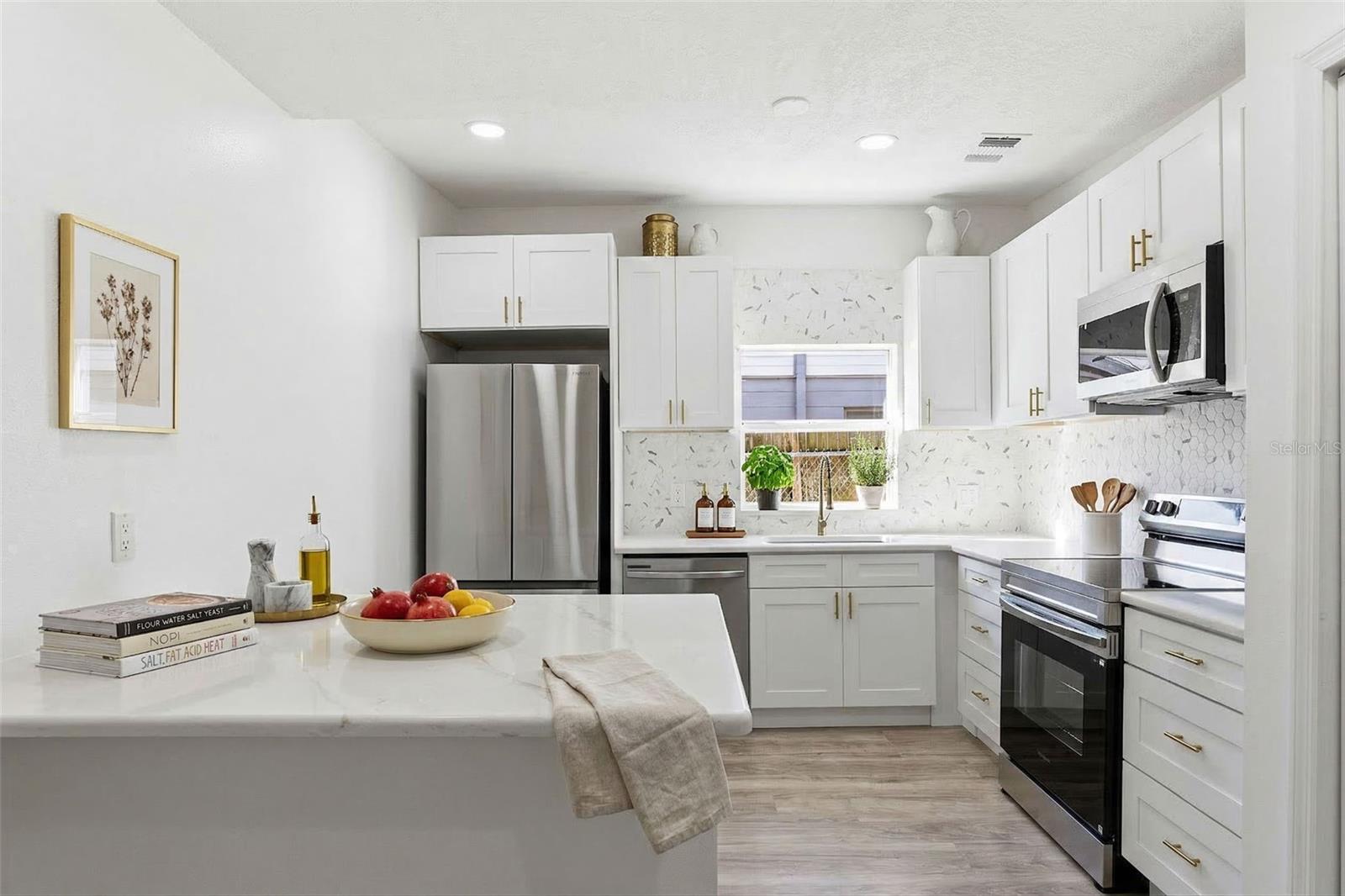 10217 N PAWNEE AVE, TAMPA, FL, 33617