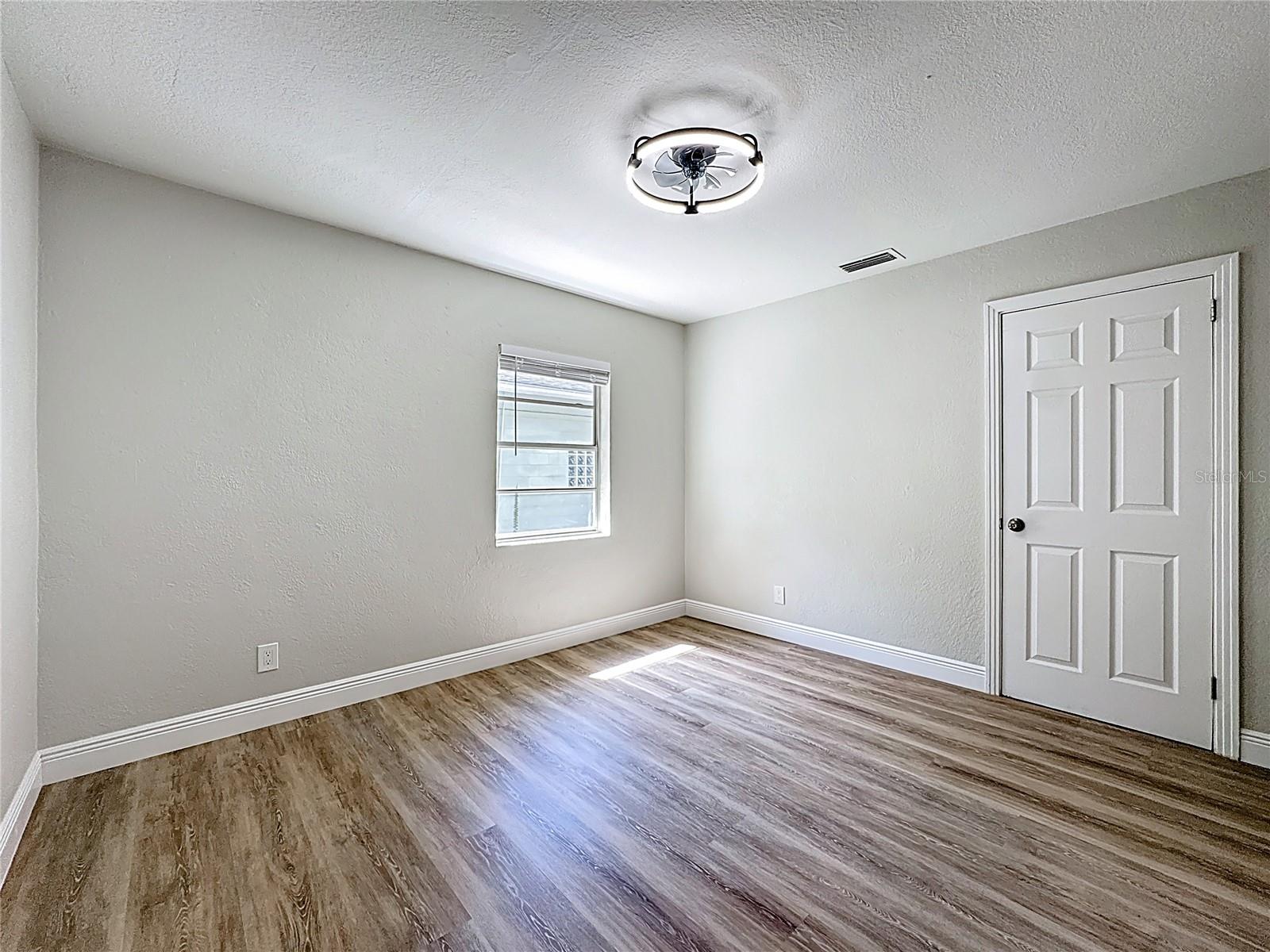 3223 N ORANGE AVE, ORLANDO, FL, 32803