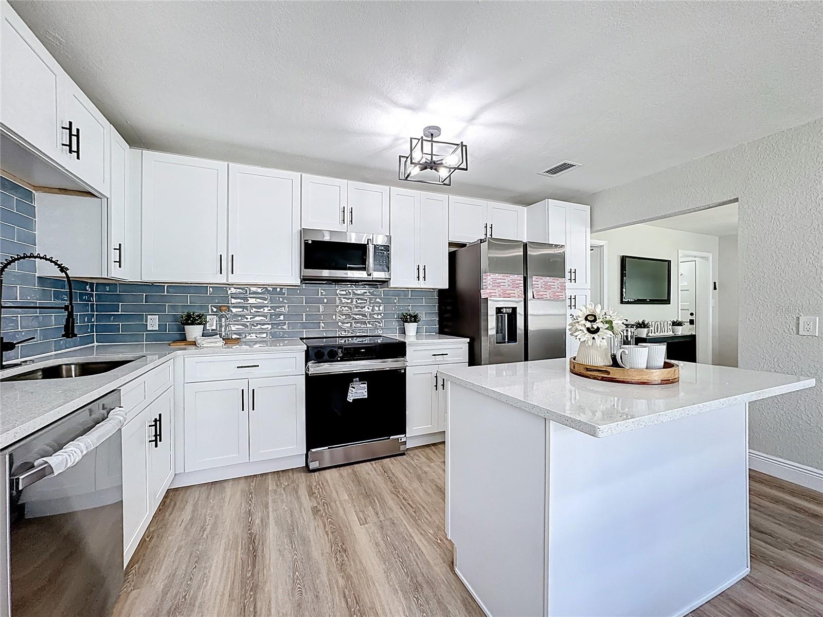 3223 N ORANGE AVE, ORLANDO, FL, 32803