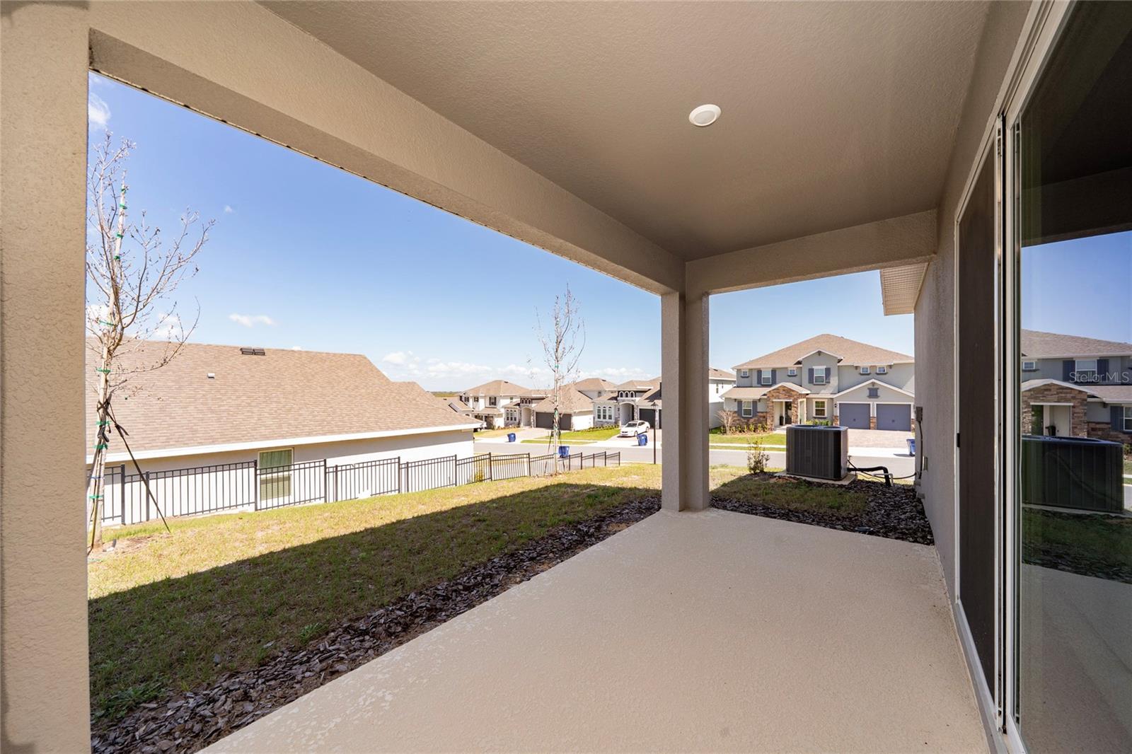 2040 SUNSHINE PEAK DR, MINNEOLA, FL, 34715