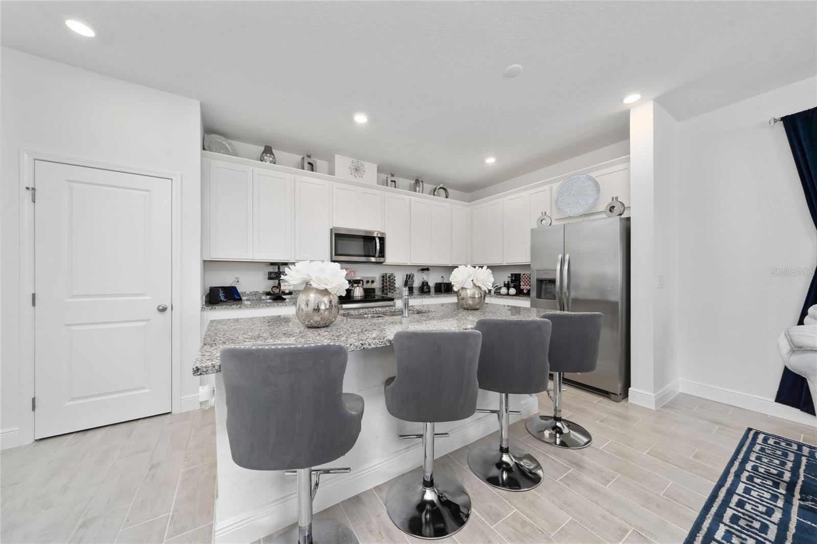 2040 SUNSHINE PEAK DR, MINNEOLA, FL, 34715