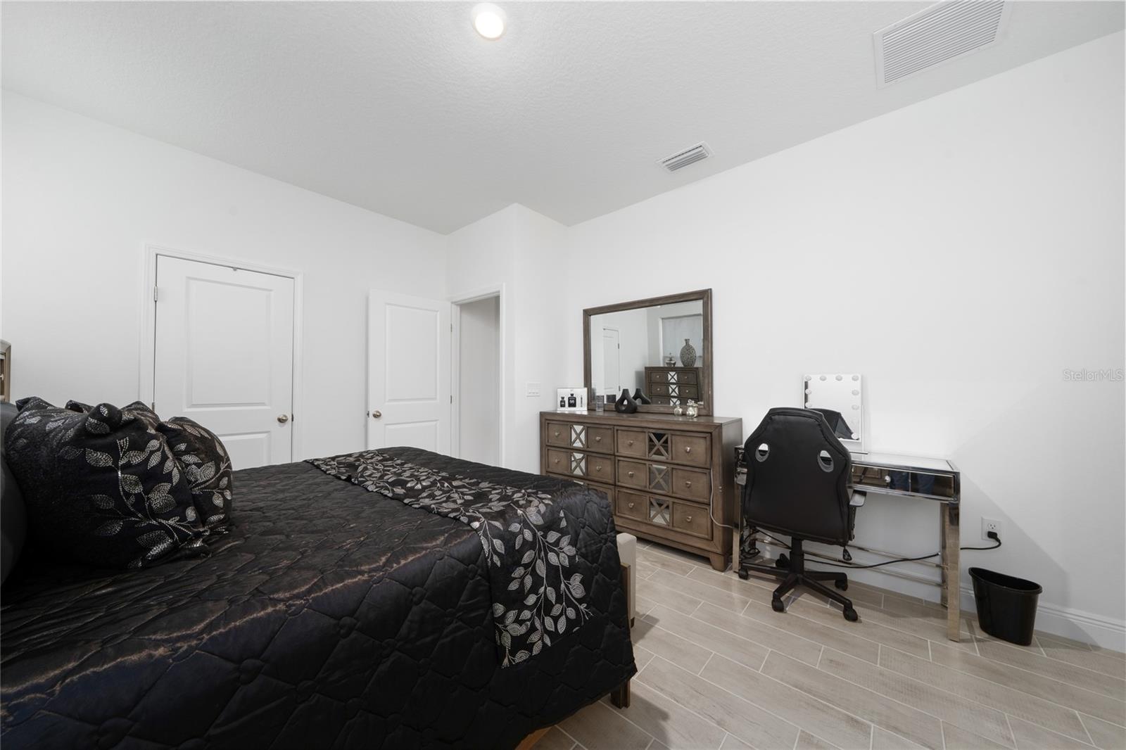 2040 SUNSHINE PEAK DR, MINNEOLA, FL, 34715