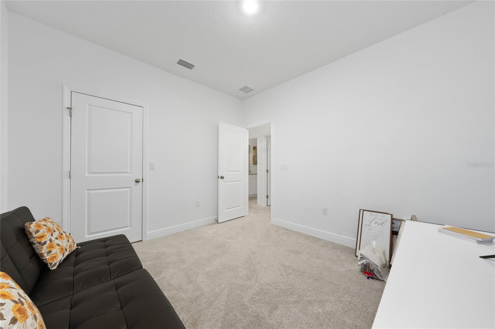 2040 SUNSHINE PEAK DR, MINNEOLA, FL, 34715