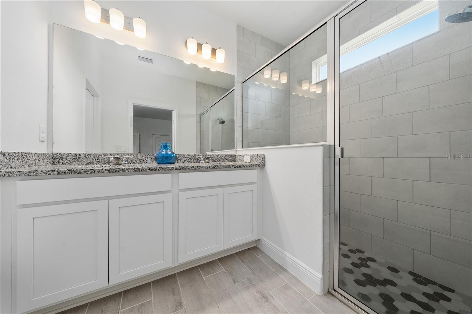 2040 SUNSHINE PEAK DR, MINNEOLA, FL, 34715