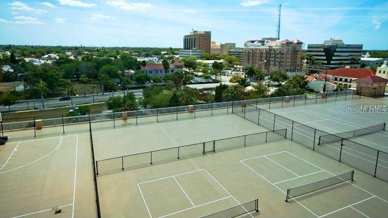 808 3RD AVE W #701, BRADENTON, FL, 34205