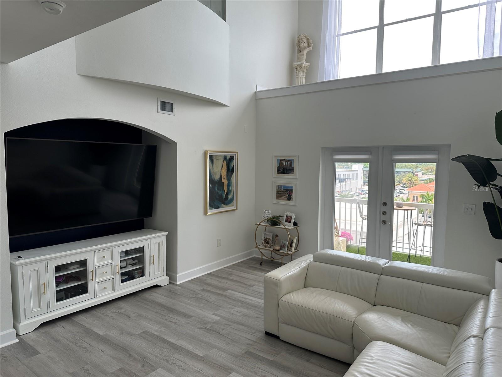 808 3RD AVE W #701, BRADENTON, FL, 34205