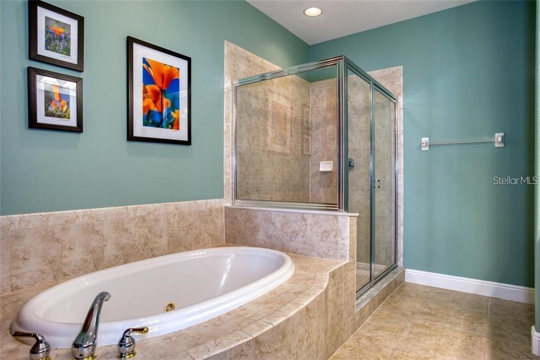 592 BELLA LOOP, DUNEDIN, FL, 34698