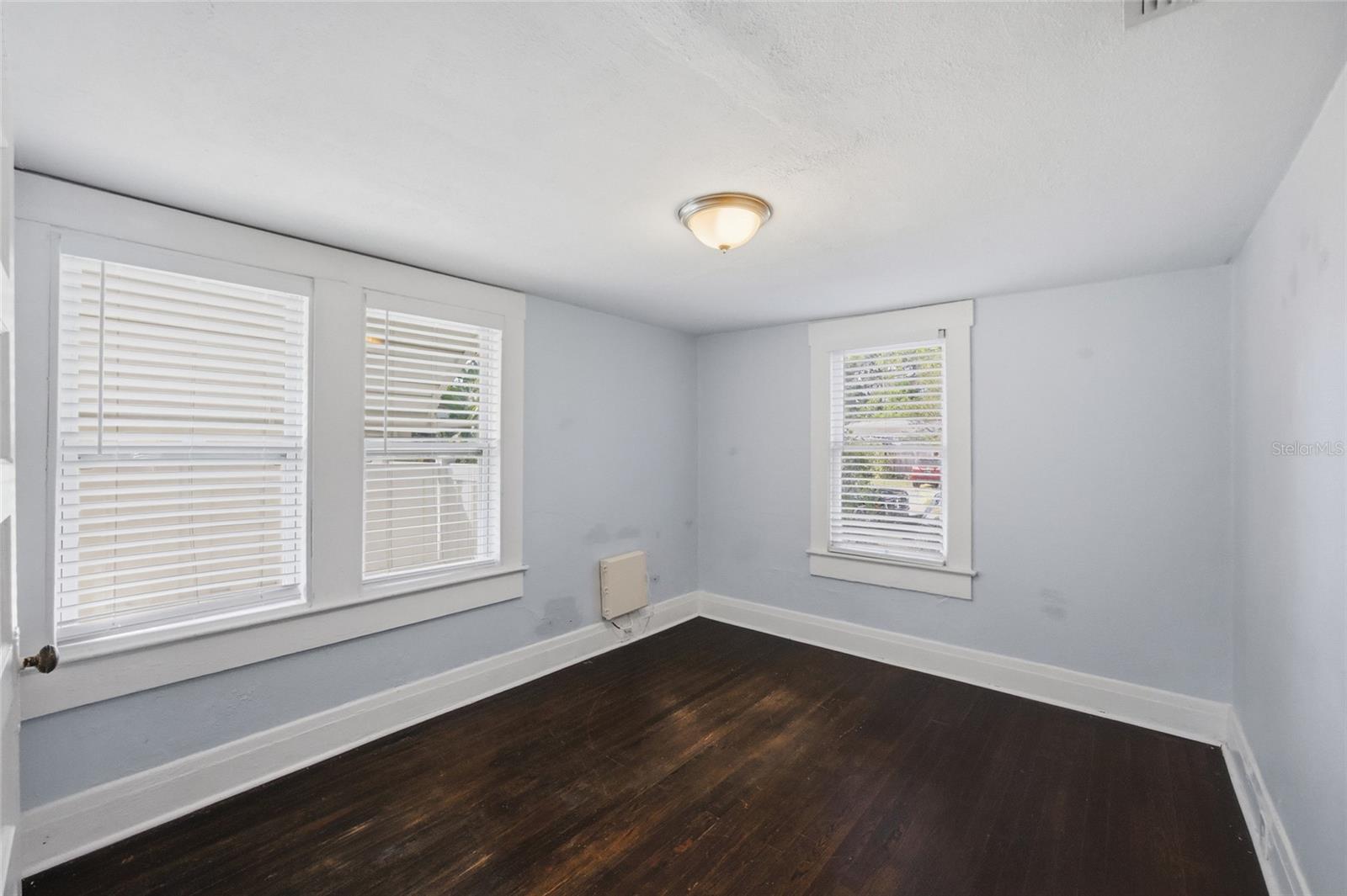 106 W CREST AVE, TAMPA, FL, 33603