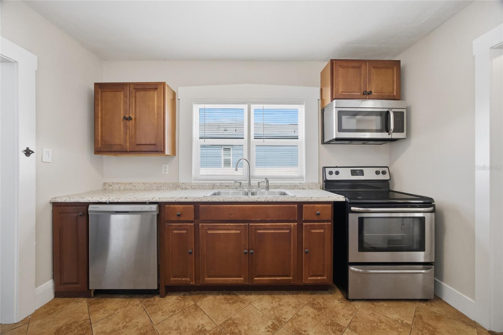 106 W CREST AVE, TAMPA, FL, 33603