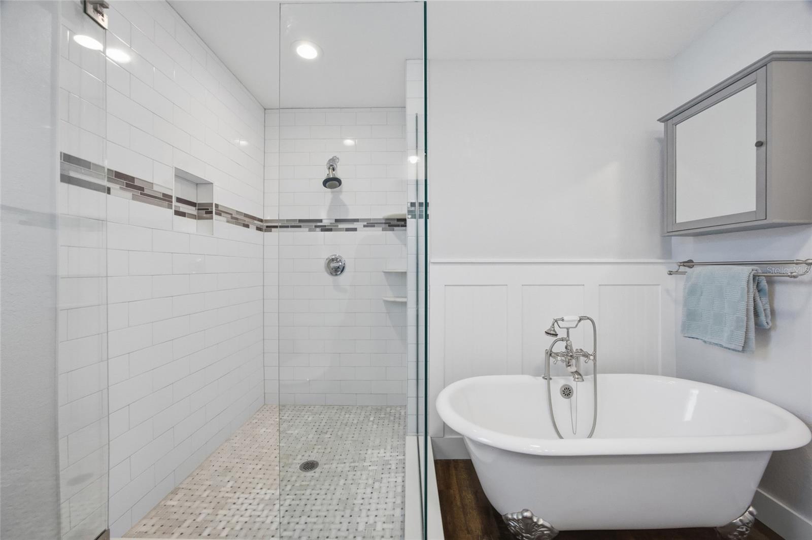 106 W CREST AVE, TAMPA, FL, 33603