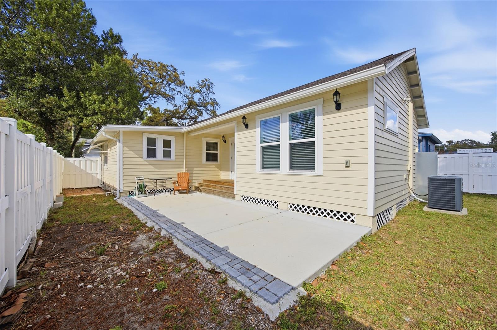 106 W CREST AVE, TAMPA, FL, 33603