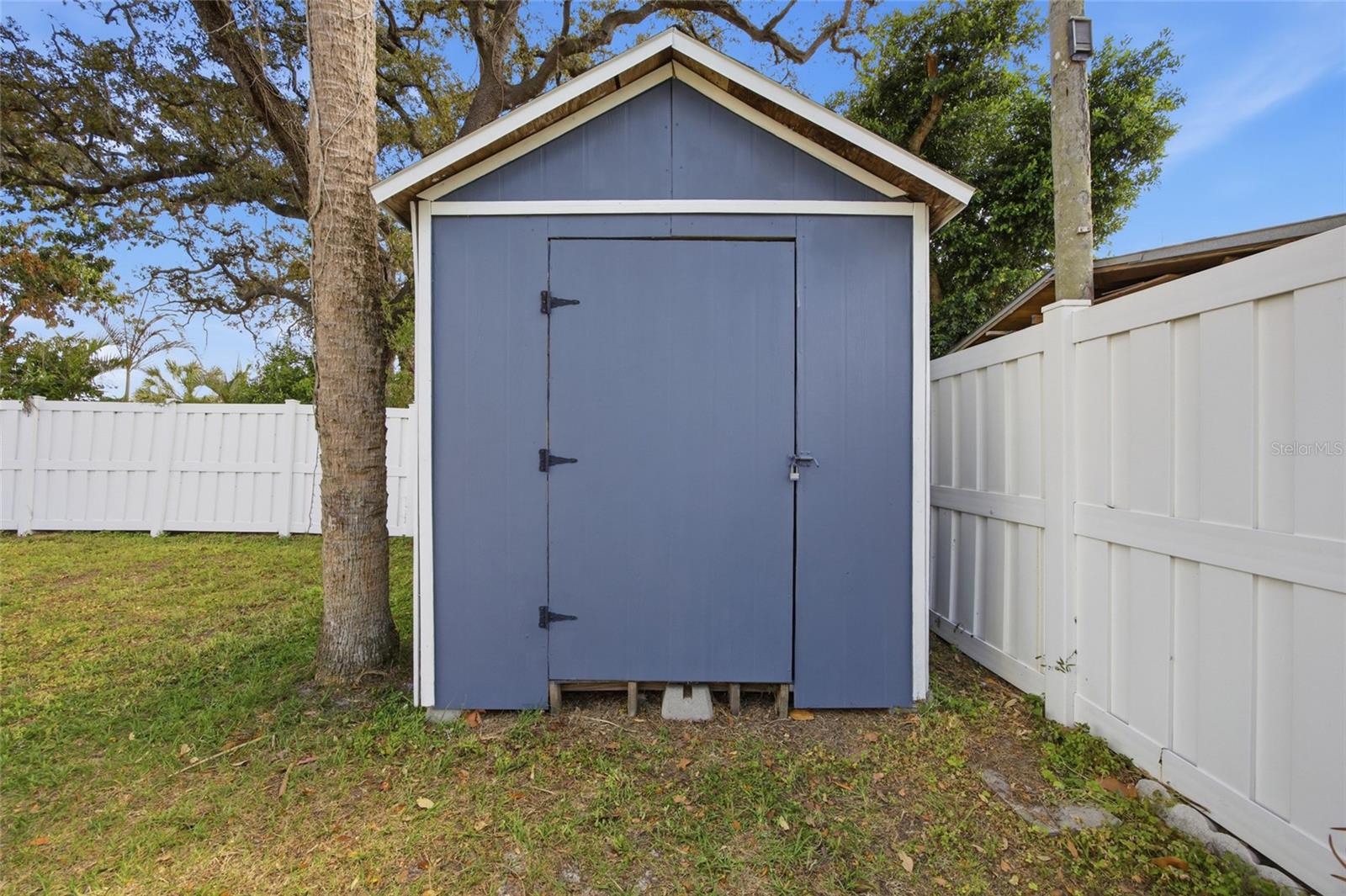 106 W CREST AVE, TAMPA, FL, 33603