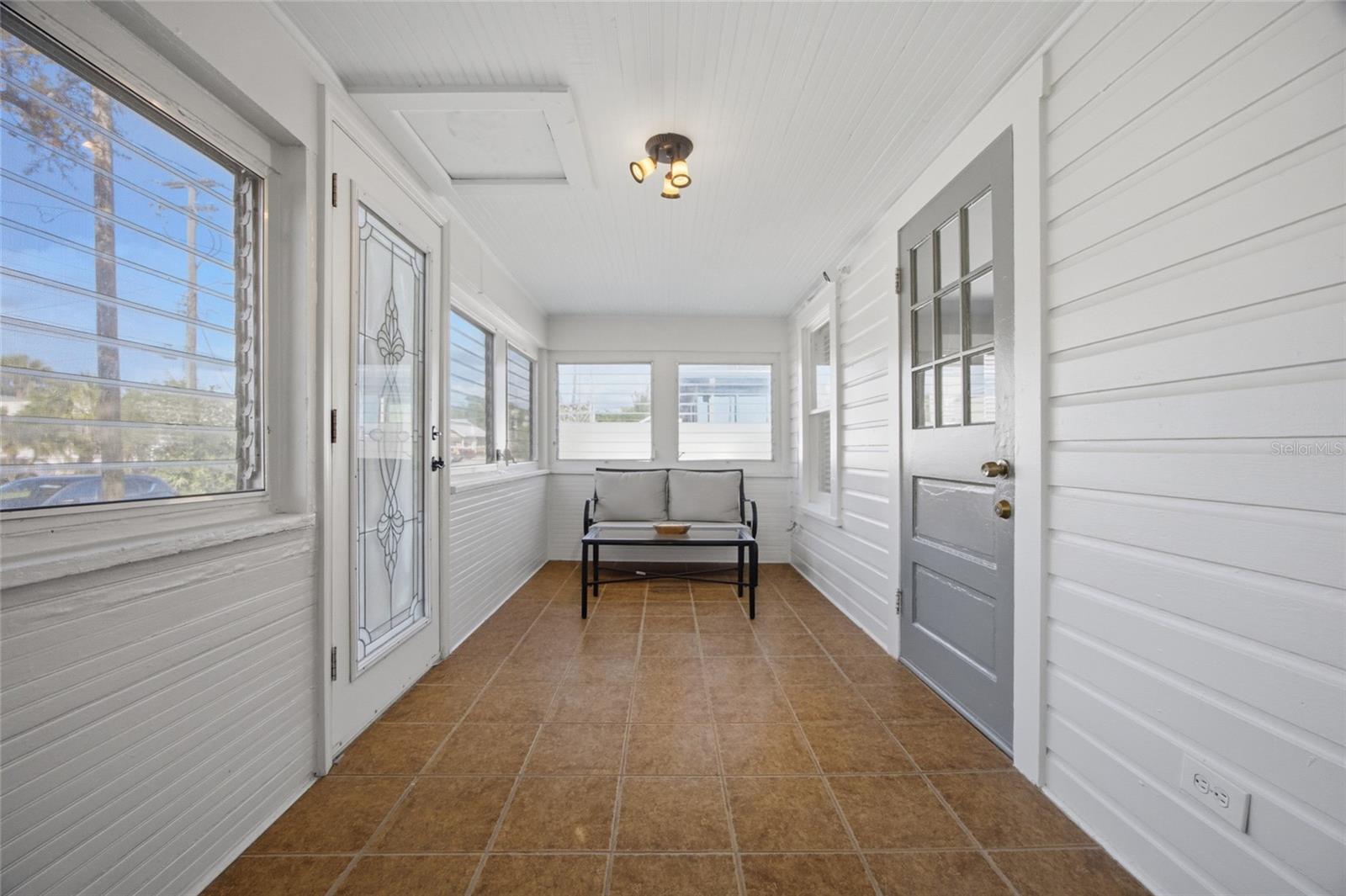 106 W CREST AVE, TAMPA, FL, 33603