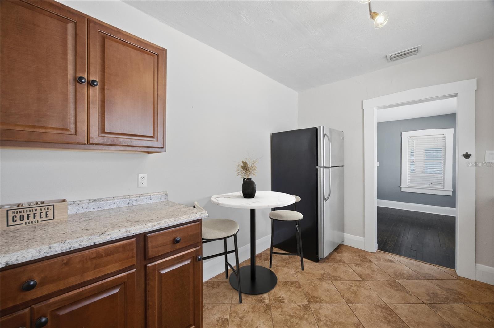 106 W CREST AVE, TAMPA, FL, 33603