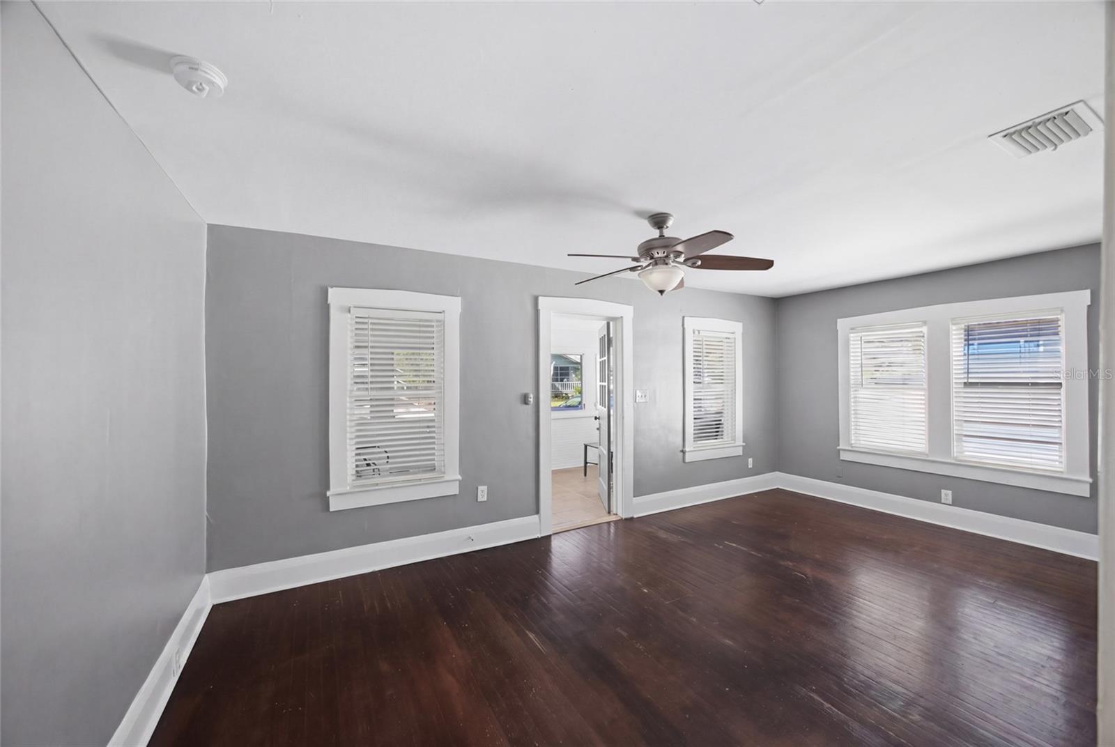 106 W CREST AVE, TAMPA, FL, 33603