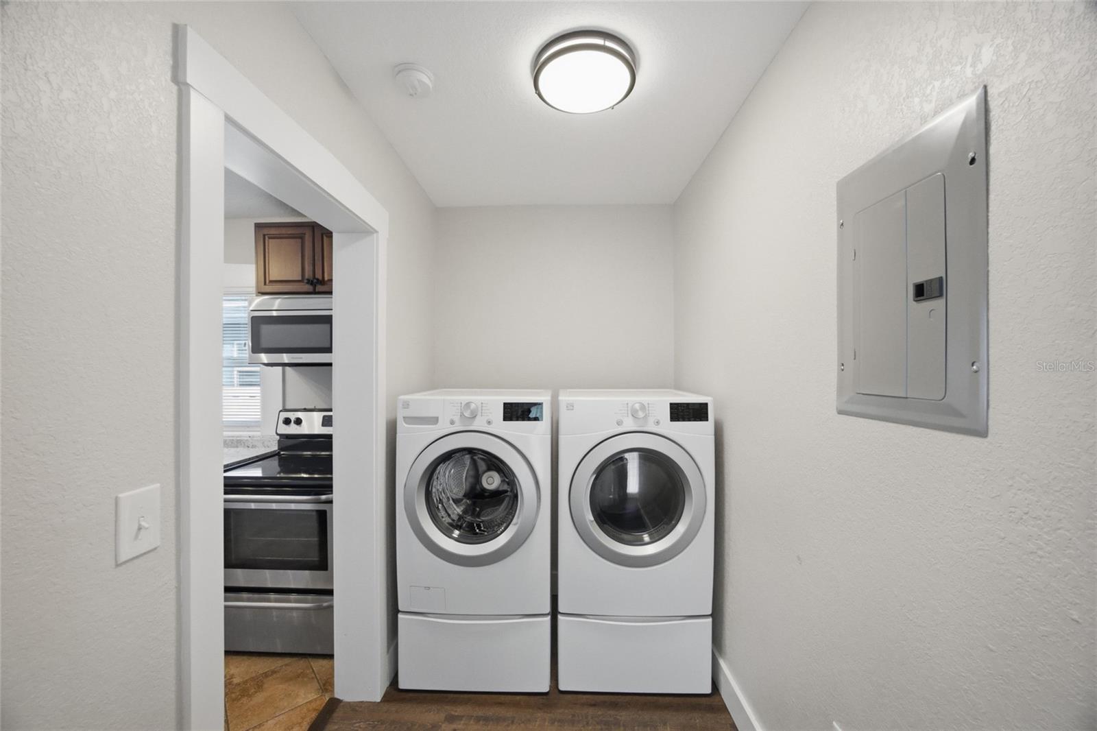 106 W CREST AVE, TAMPA, FL, 33603