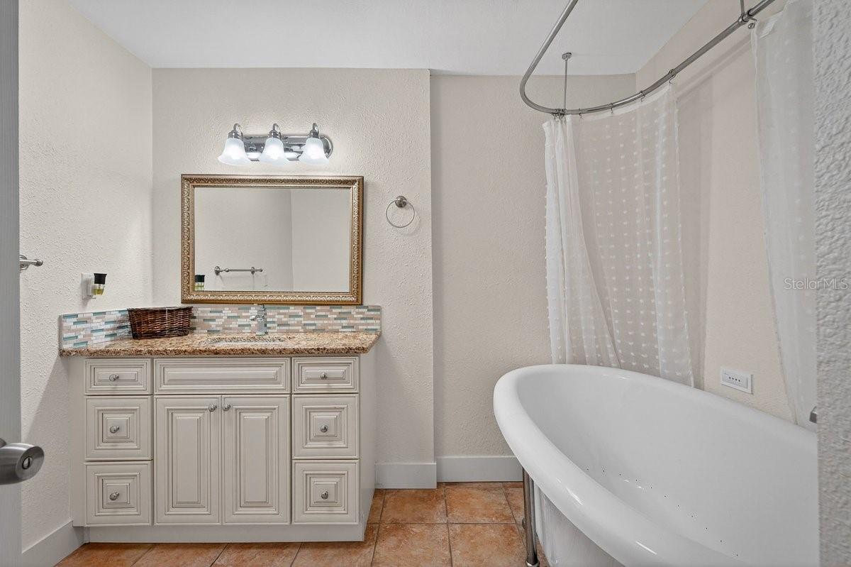 450 LAMBERT AVE, FLAGLER BEACH, FL, 32136