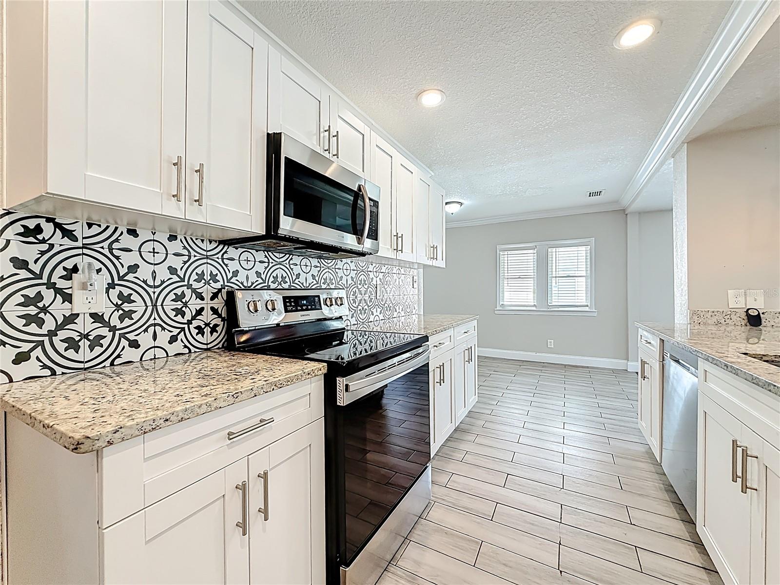 705 N PENNSYLVANIA AVE, PLANT CITY, FL, 33563