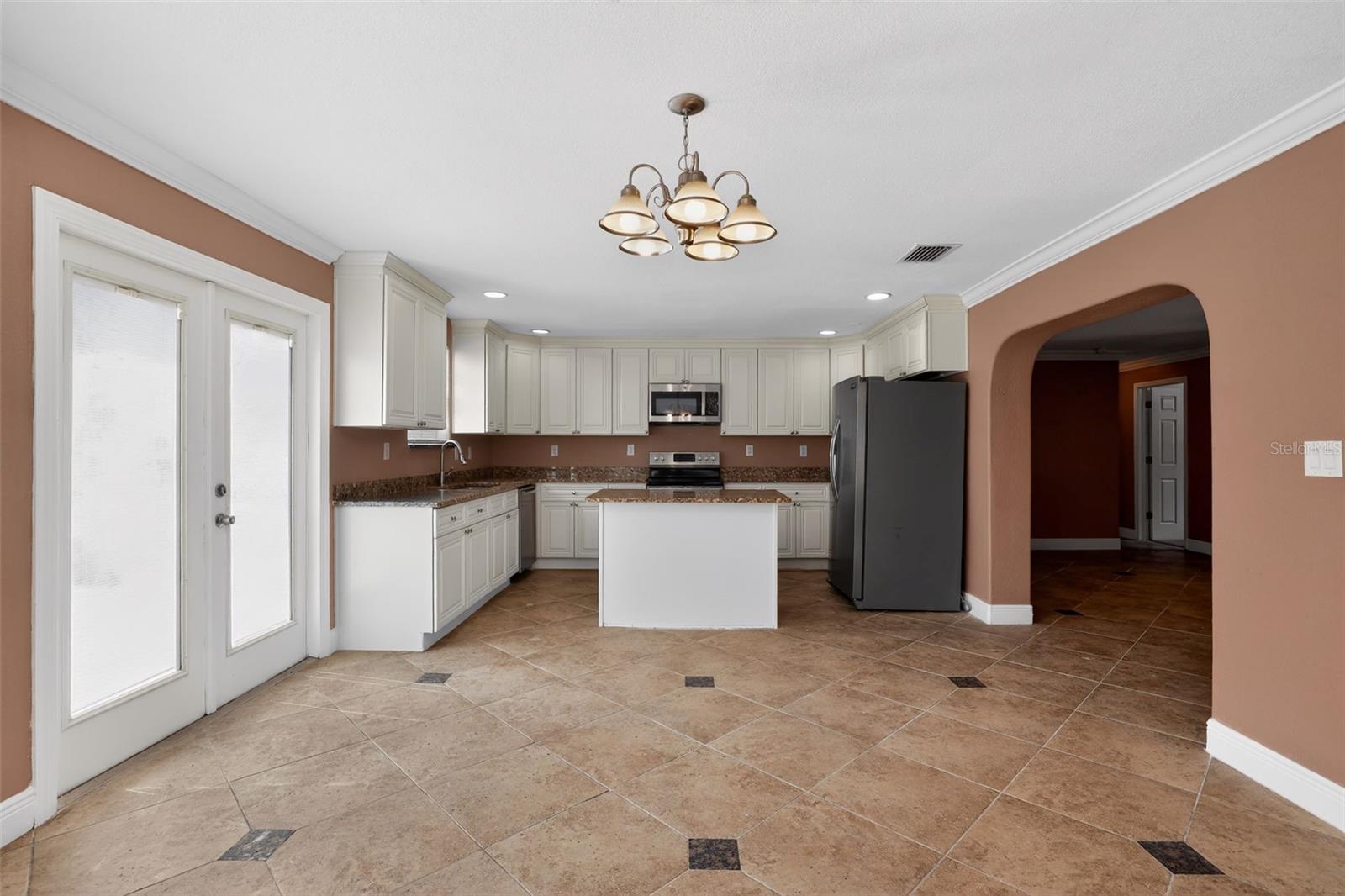 3302 RIVER COVE DR, TAMPA, FL, 33614