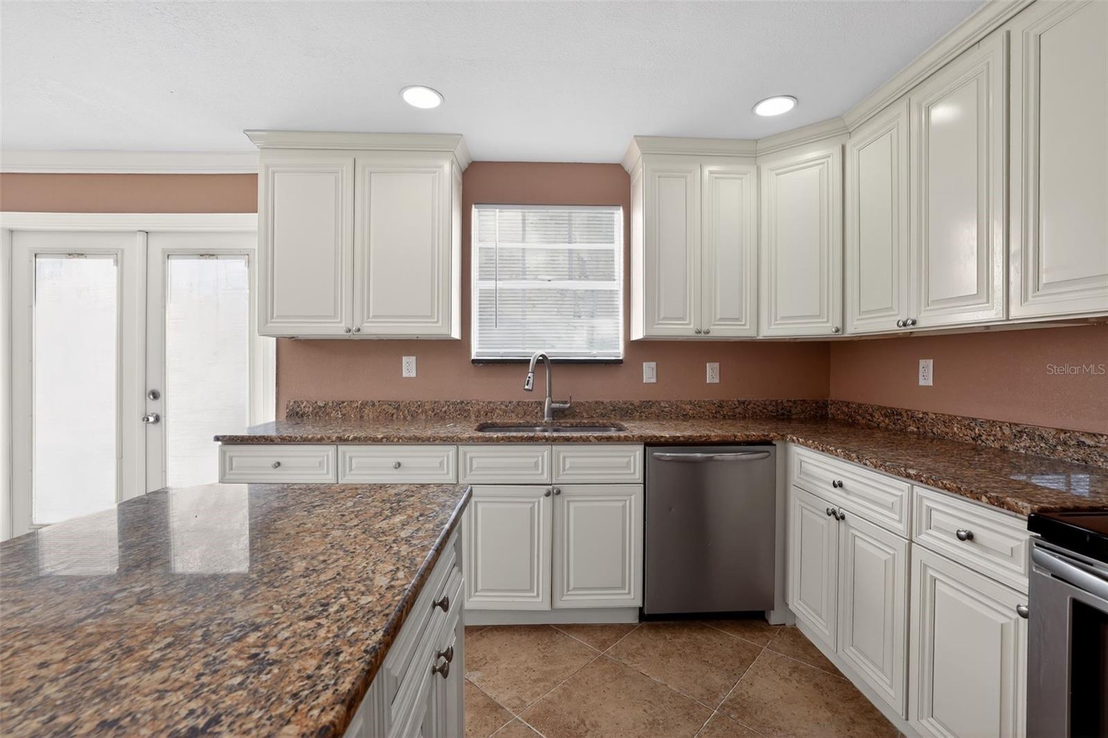 3302 RIVER COVE DR, TAMPA, FL, 33614