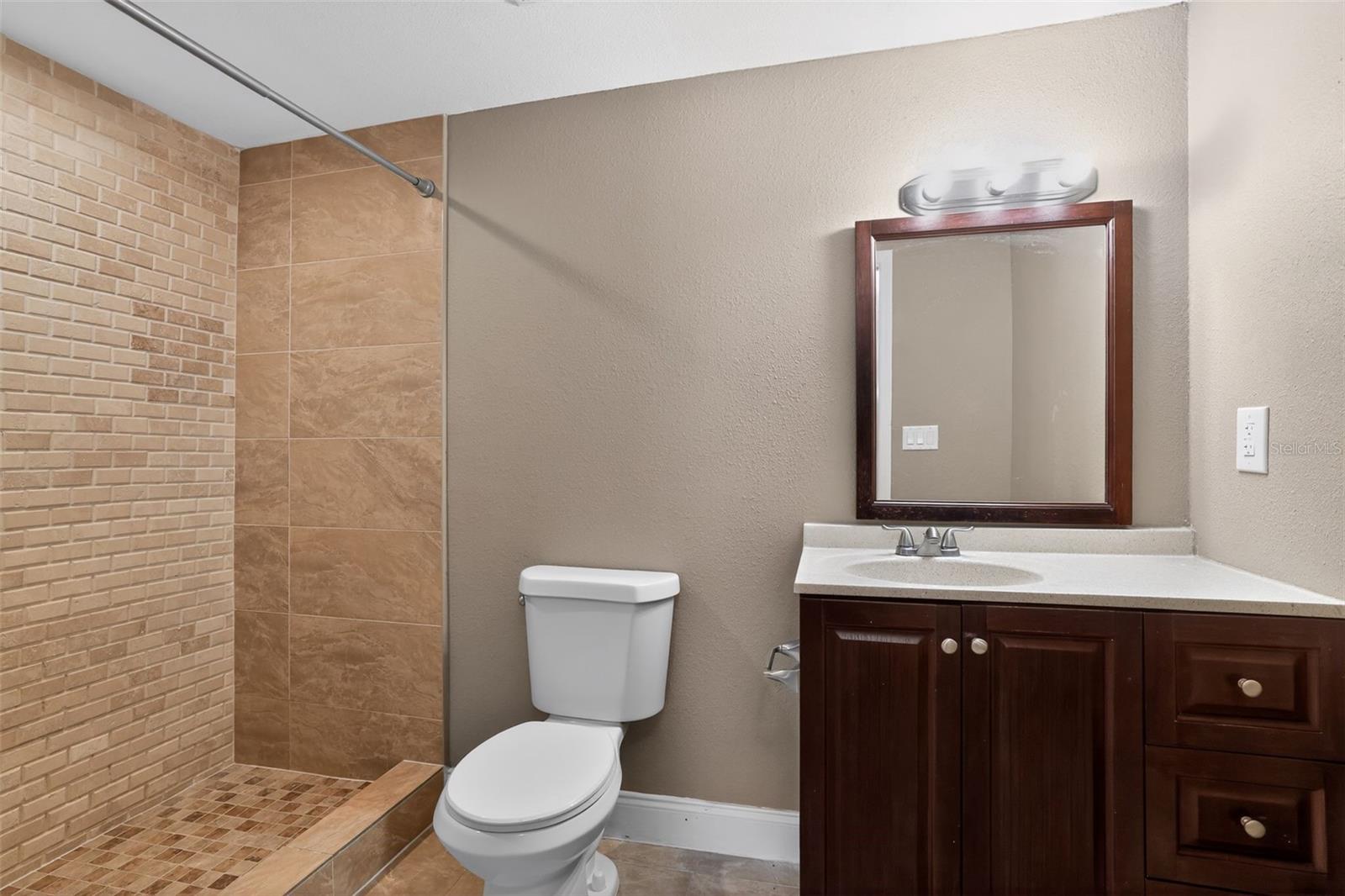 3302 RIVER COVE DR, TAMPA, FL, 33614