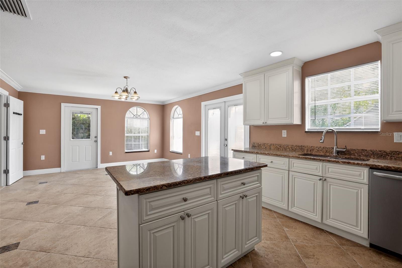 3302 RIVER COVE DR, TAMPA, FL, 33614