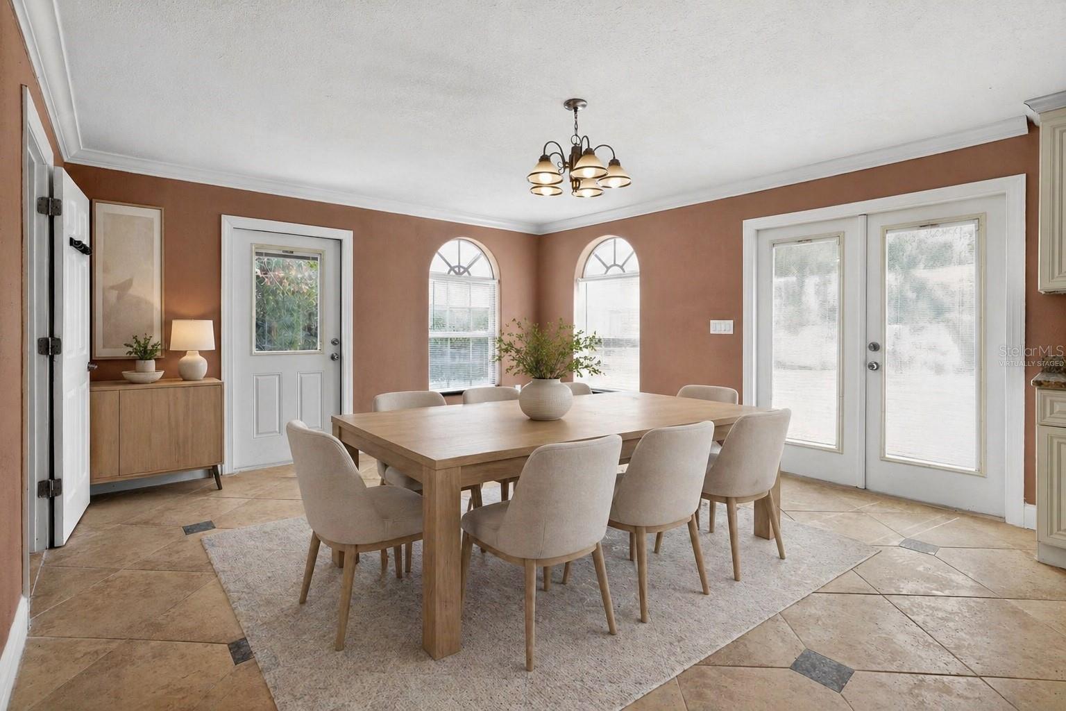 3302 RIVER COVE DR, TAMPA, FL, 33614