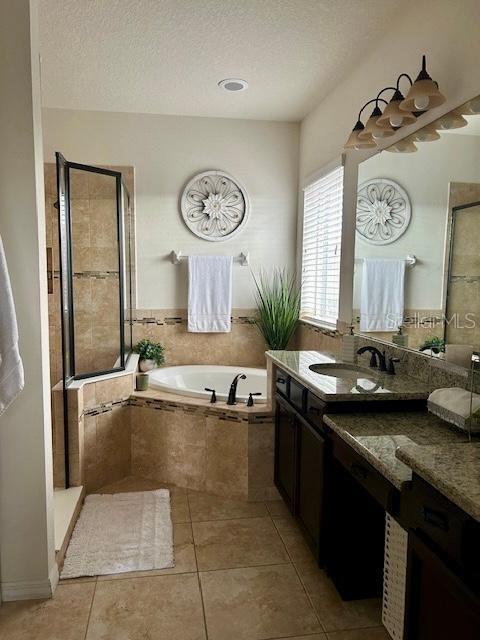 8818 TROPICAL PALM DR, TAMPA, FL, 33626