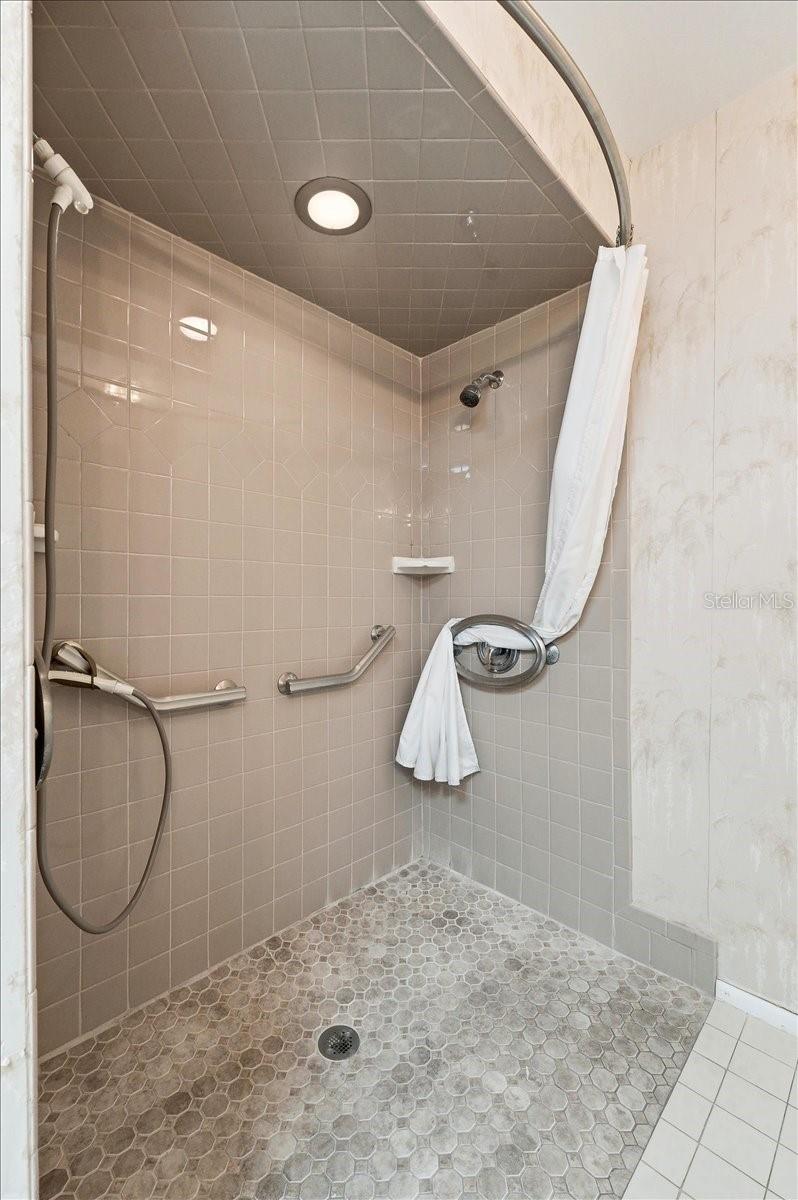 2430 SETTLERS TRL, ORLANDO, FL, 32837