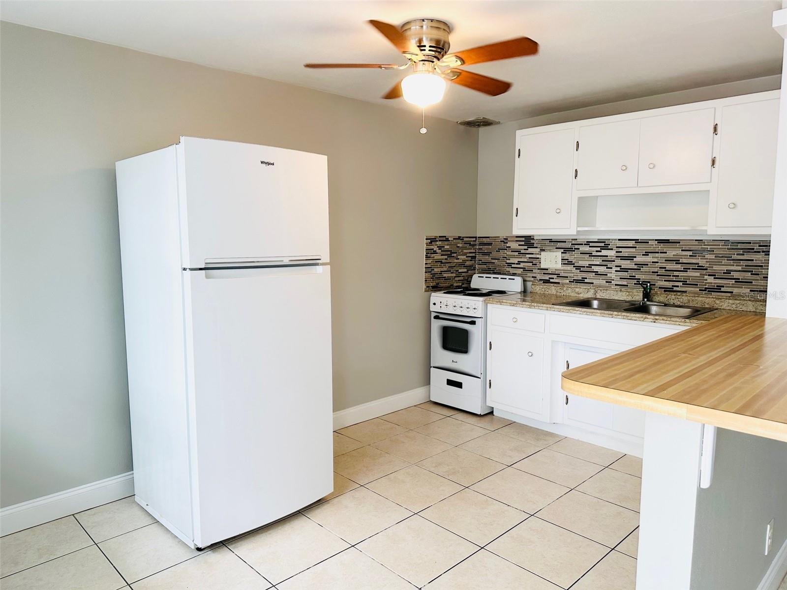 2035 EDGEWATER DR #9, CLEARWATER, FL, 33755