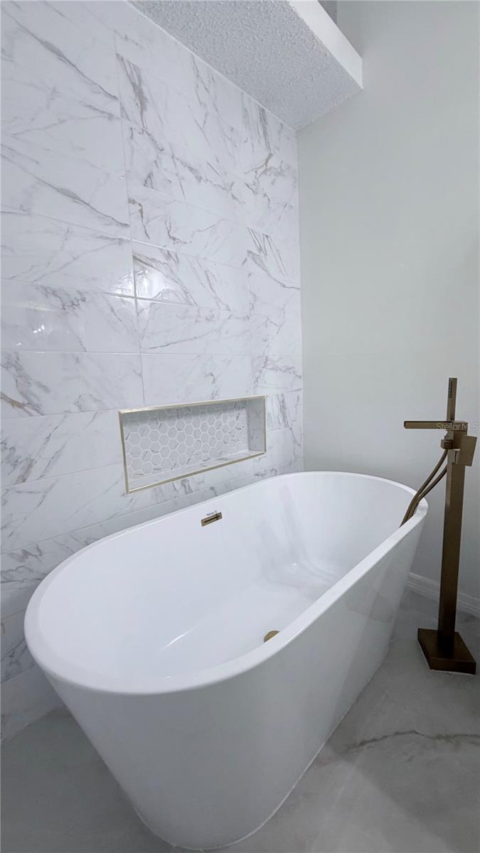 1637 MYRTLE LAKE AVE, FRUITLAND PARK, FL, 34731