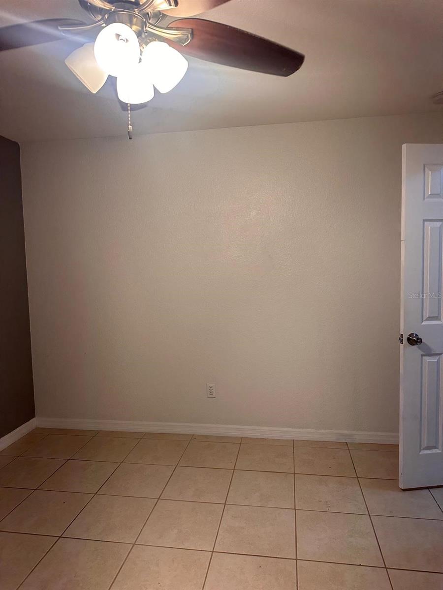 5112 CONROY RD #11, ORLANDO, FL, 32811