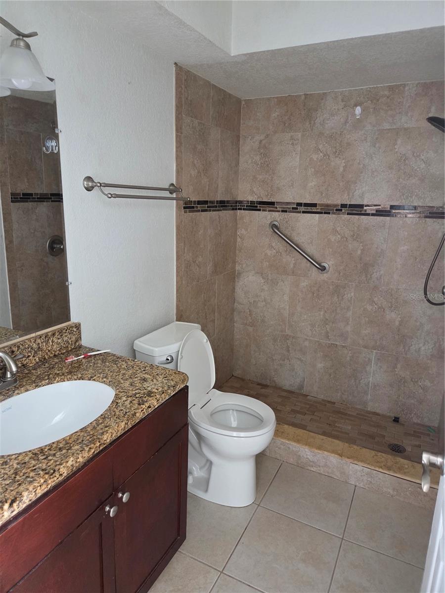 5112 CONROY RD #11, ORLANDO, FL, 32811