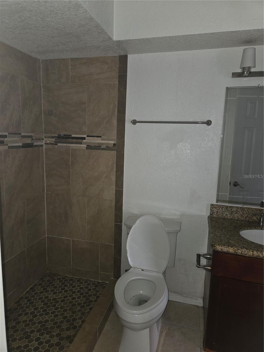 5112 CONROY RD #11, ORLANDO, FL, 32811